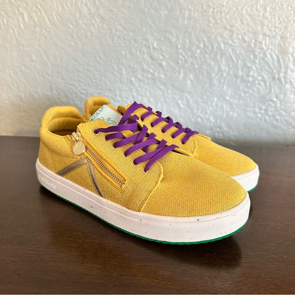 NWOT Womens Kokolu Comfort Knit Yellow Sneaker Size 10 - Picture 2 of 11